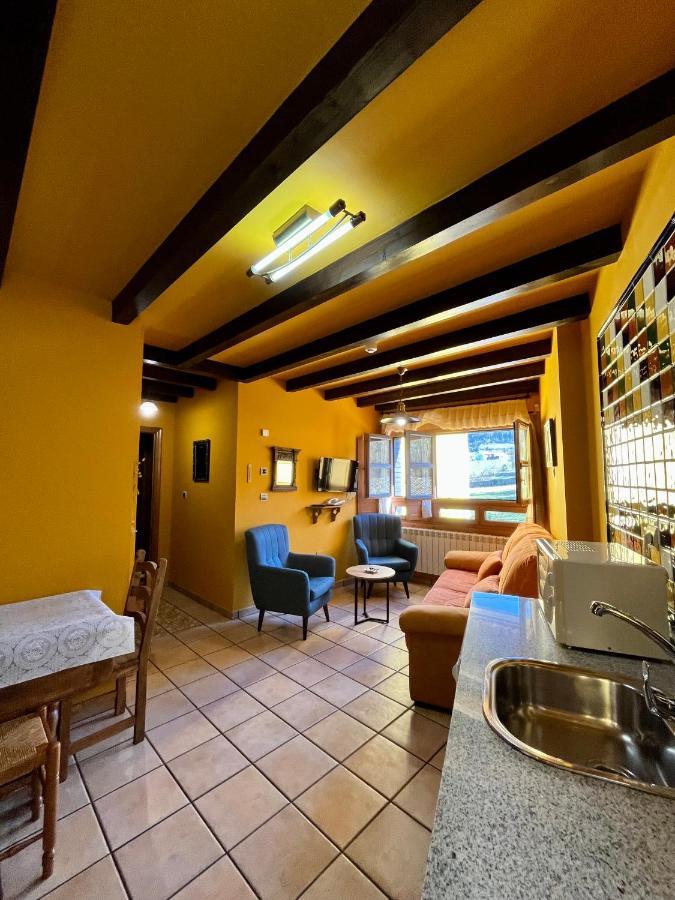 Apartamentos Turisticos Paseo De La Alameda Villaviciosa  Luaran gambar