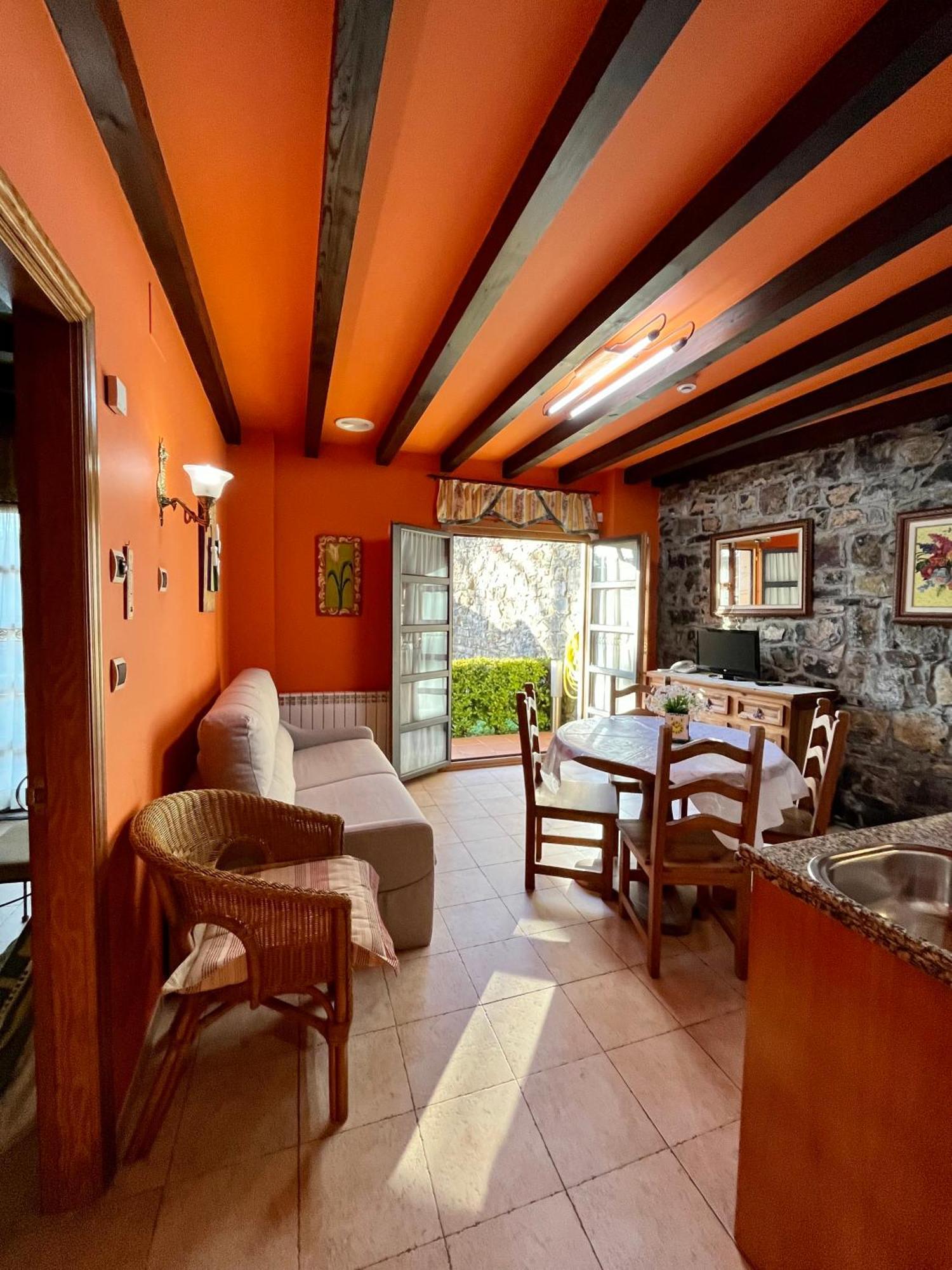 Apartamentos Turisticos Paseo De La Alameda Villaviciosa  Luaran gambar