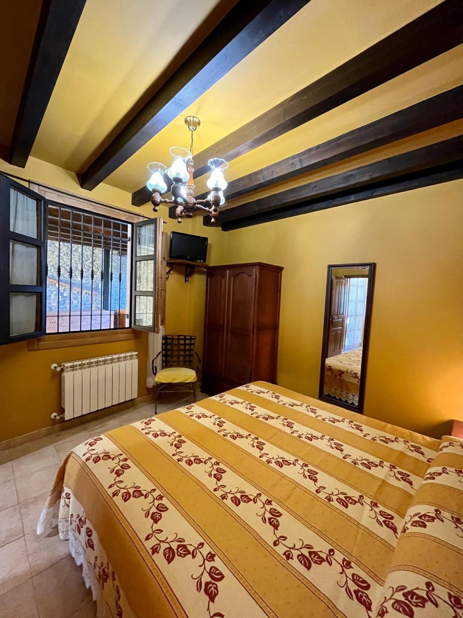 Apartamentos Turisticos Paseo De La Alameda Villaviciosa  Luaran gambar