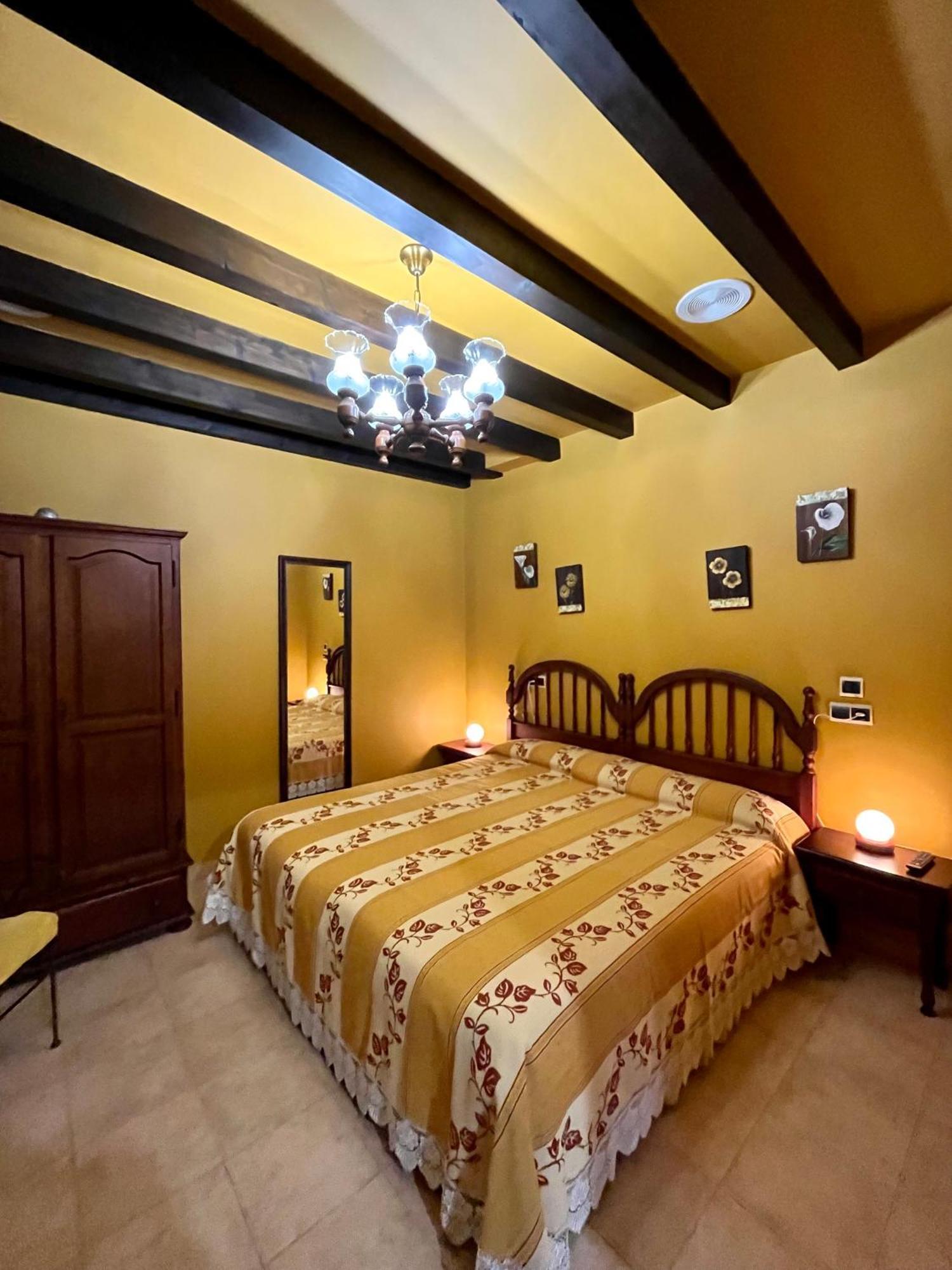 Apartamentos Turisticos Paseo De La Alameda Villaviciosa  Luaran gambar