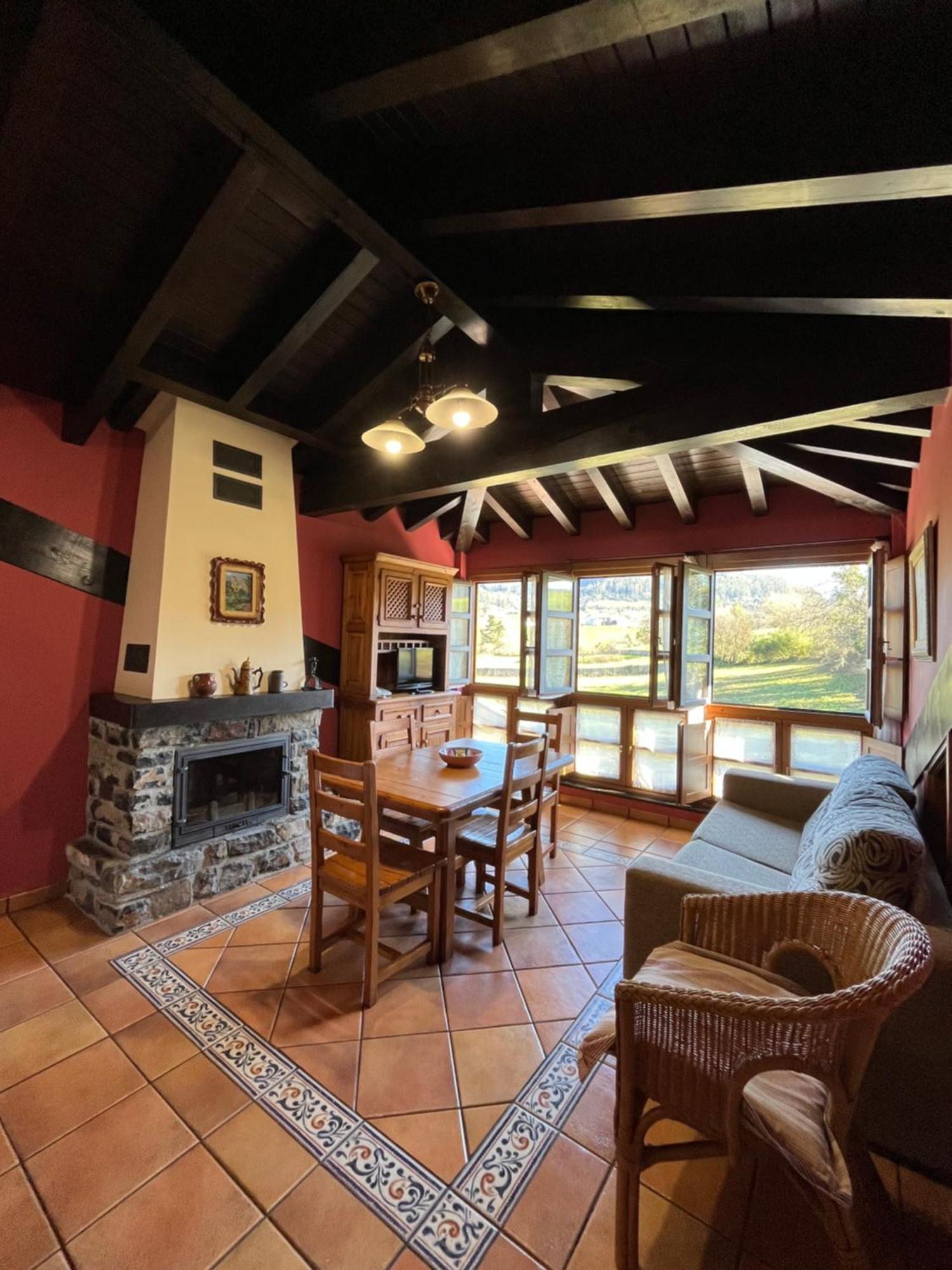 Apartamentos Turisticos Paseo De La Alameda Villaviciosa  Luaran gambar