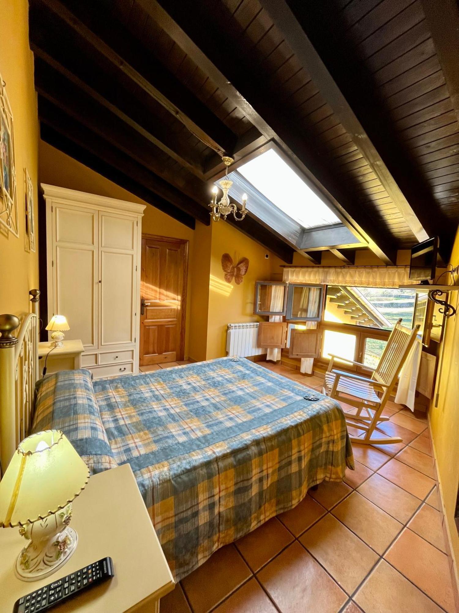 Apartamentos Turisticos Paseo De La Alameda Villaviciosa  Luaran gambar